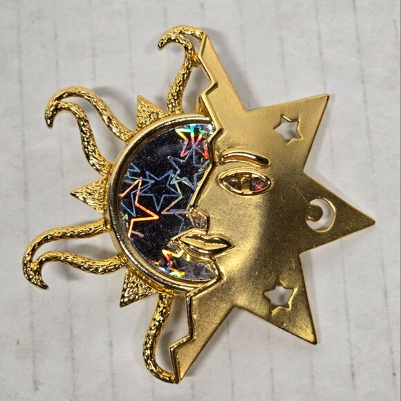 Vintage 80s Sun and Moon with Stars Celestial Holographic Brooch Boho Astrology - Picture 8 of 8